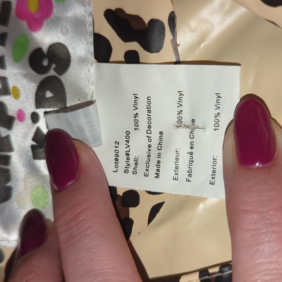 Hooded Raincoat OS 8-10 - Picture 10 of 10